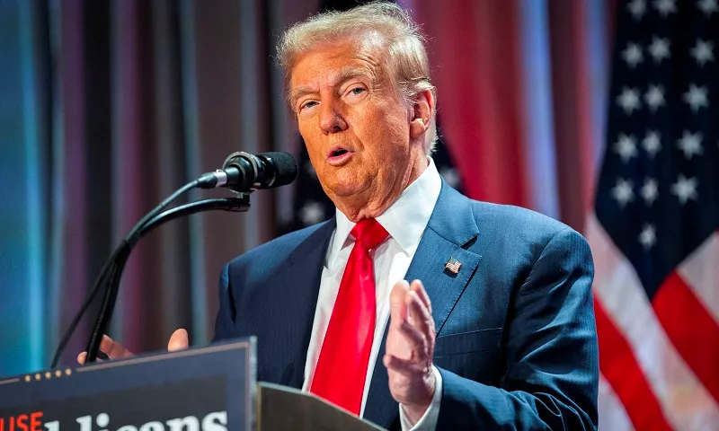 Tỷ lệ ủng hộ tổng thống Donald Trump giảm nhẹ 