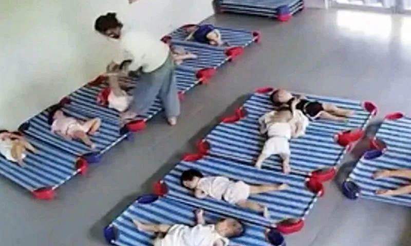 Bộ Y tế yêu cầu xác minh vụ bảo mẫu bạo hành trẻ 20 tháng tuổi ở Quảng Nam