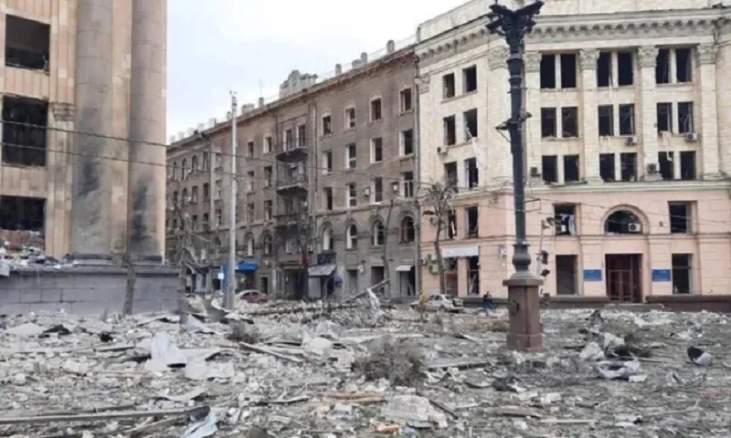 Ukraine cáo buộc Nga phóng tên lửa vào thành phố Sumy làm ít nhất 32 người chết