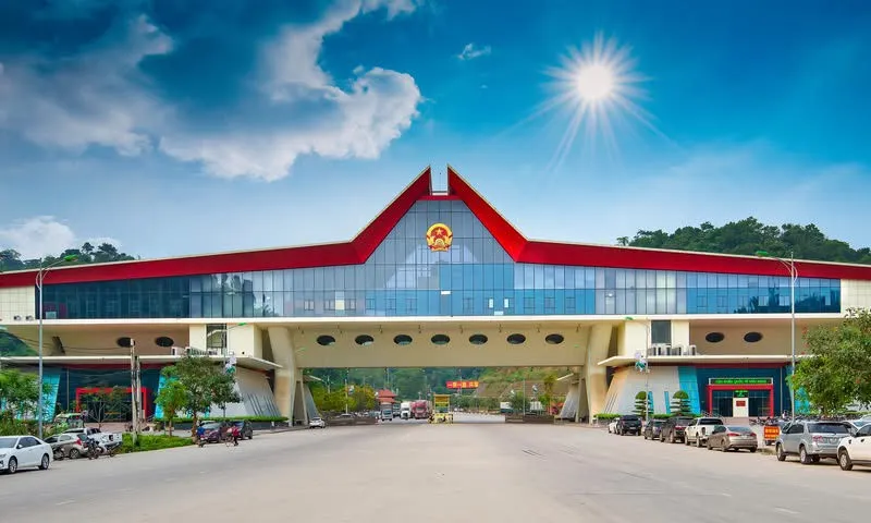 Tạm dừng thông quan tại cửa khẩu Hữu Nghị từ 15-17/4
