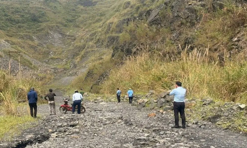 Xác minh danh tính thi thể phân hủy gần bãi thải ở Lào Cai