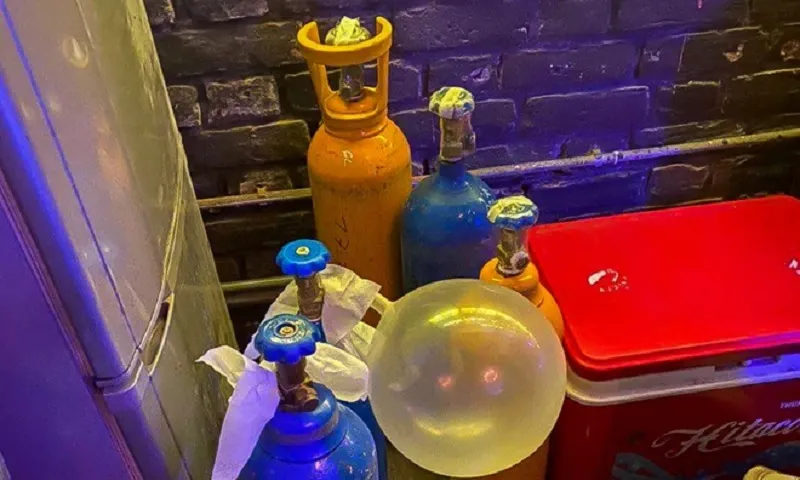 Quảng Ninh: Thu giữ hơn 350 bình khí cười vận chuyển trái phép trong đêm