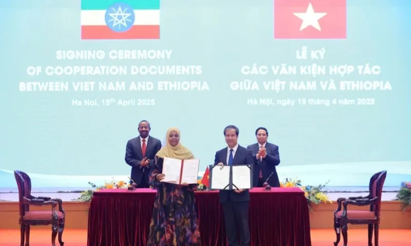 thu-tuong-pham-minh-chinh-va-thu-tuong-abiy-ahmed-ali-chung-kien-le-trao-van-kien-hop-tac-giua-hai-nuoc-7541-3433
