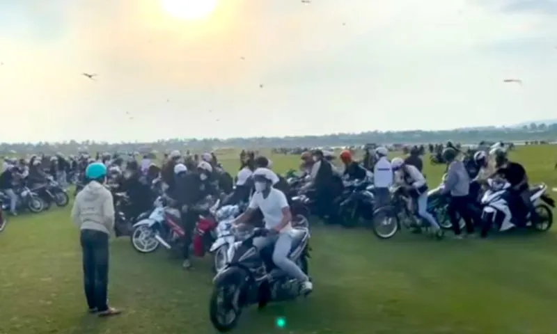 Gia Lai: Hàng chục thanh thiếu niên tụ tập đua xe