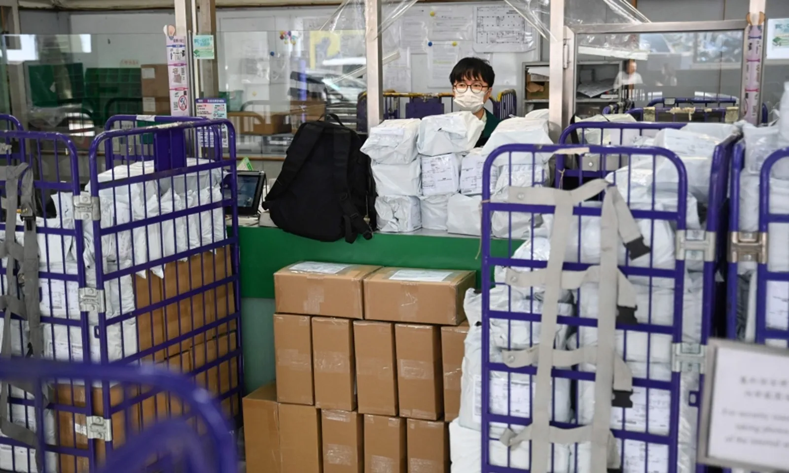 Dịch vụ bưu chính Hồng Kông ngừng vận chuyển hàng hóa đến Mỹ