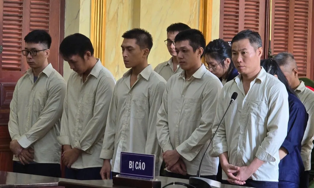 Từ công an thành ông trùm buôn lậu hơn 210 tỷ đồng