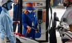 Giá xăng dự báo giảm mạnh từ chiều nay