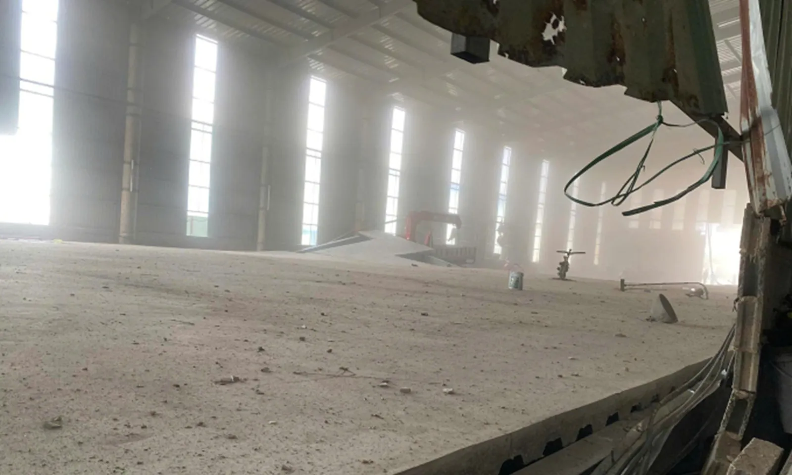 Sập sàn nhà xưởng trong khu công nghiệp tại Bình Dương, 3 người thiệt mạng