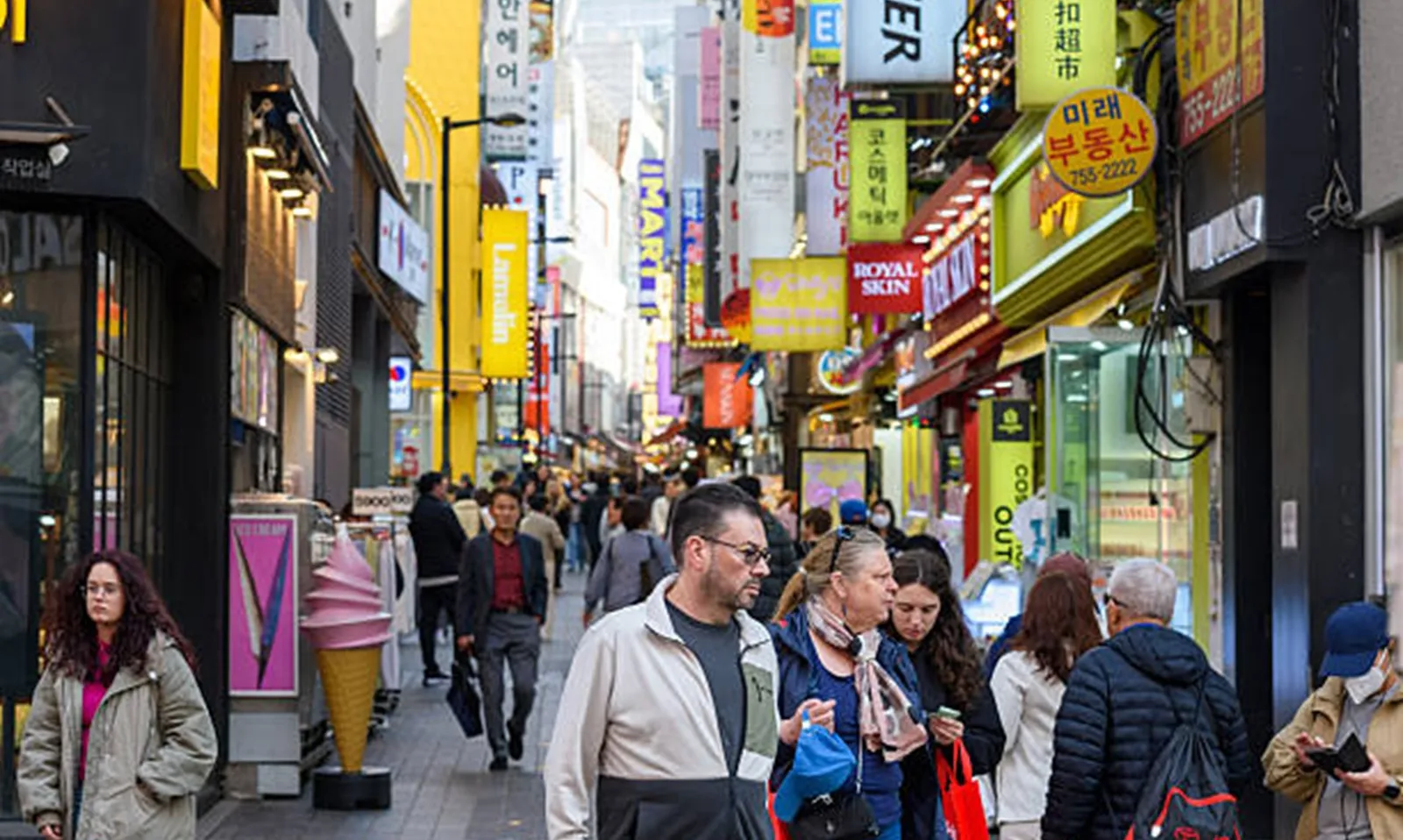 Đồng won giảm mạnh, Hàn Quốc trở thành điểm đến hấp dẫn với du khách quốc tế