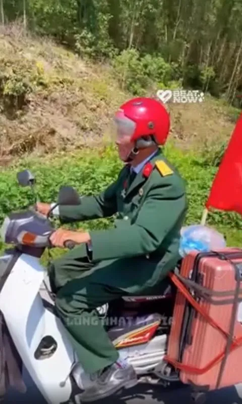 Cựu chiến binh 76 tuổi tự lái xe máy đi hơn 1.500 km vào TPHCM