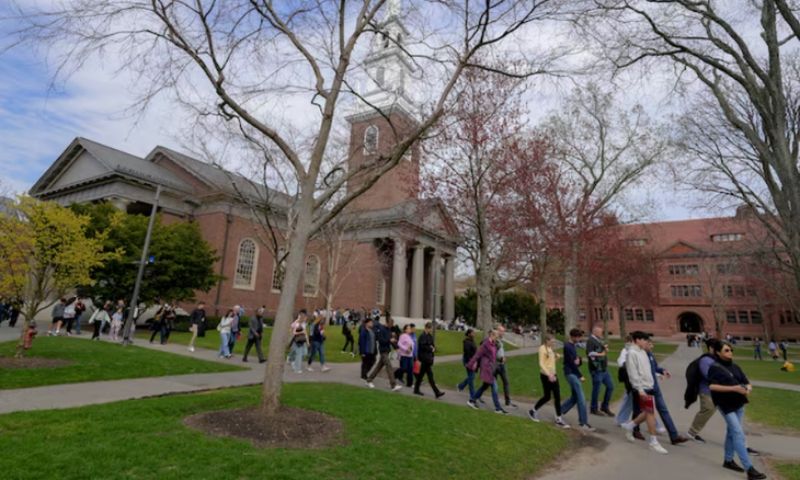 Harvard đưa chính quyền ông Trump ra tòa vì bị cắt tài trợ