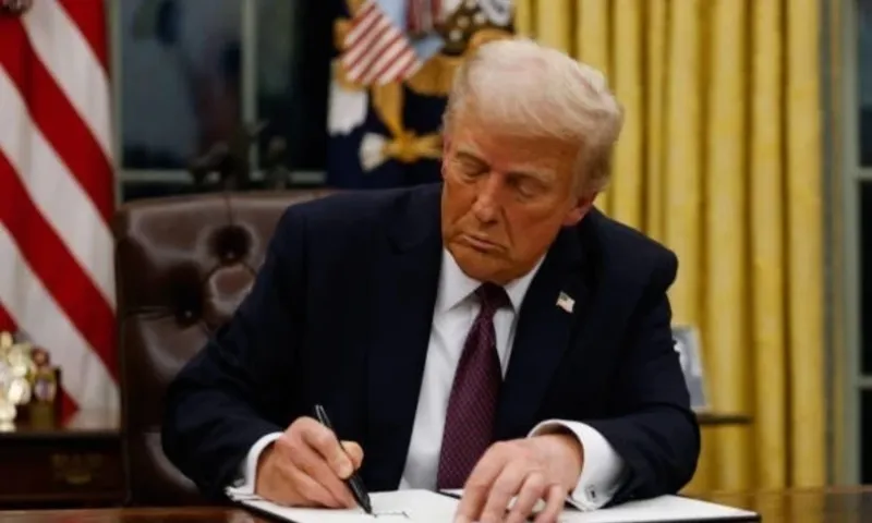 Ông Trump gặp ba “ông lớn” bán lẻ, bàn cách ứng phó làn sóng thuế quan