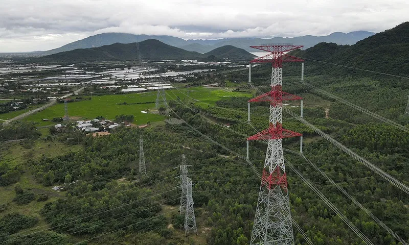 Đường dây 500kV Vĩnh Tân- Tân Uyên-Ảnh EVNNPT