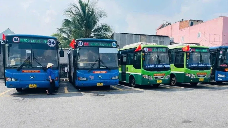 xe-buyt-treo-co-to-quoc-8121-3157-1014-374-8180