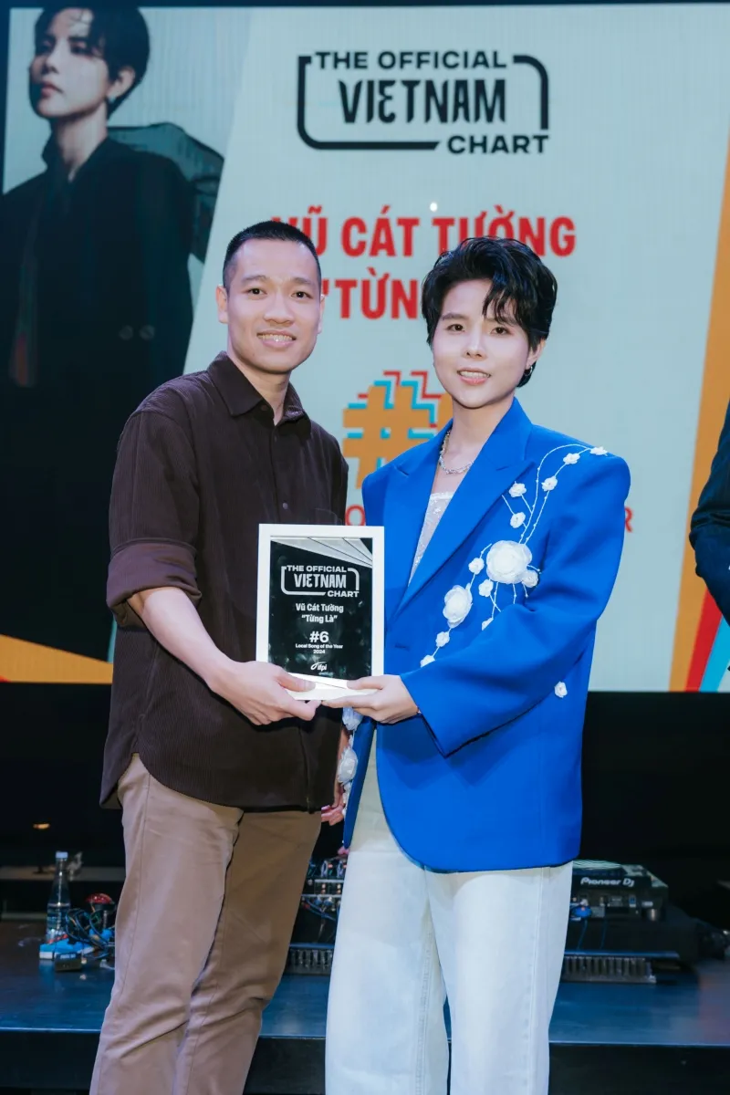 the-official-vietnam-chart-lan-dau-ra-mat-quy-tu-dan-sao-dinh-dam19800101-000000-26