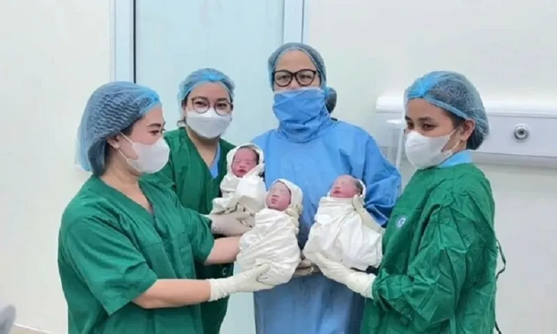 Các bác sĩ đón 3 bé trai chào đời. Ảnh Bệnh viện cung cấp