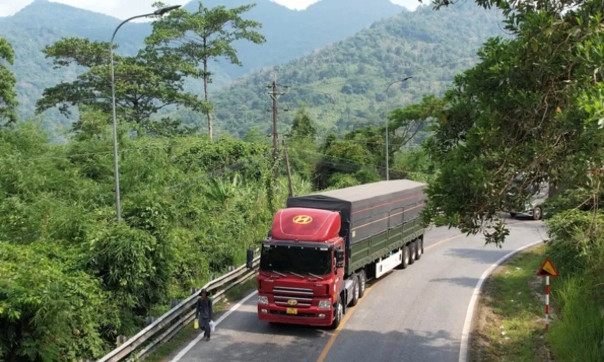 Cấm xe tải trên 20 tấn qua đèo Bảo Lộc dịp lễ 30/4 và 1/5
