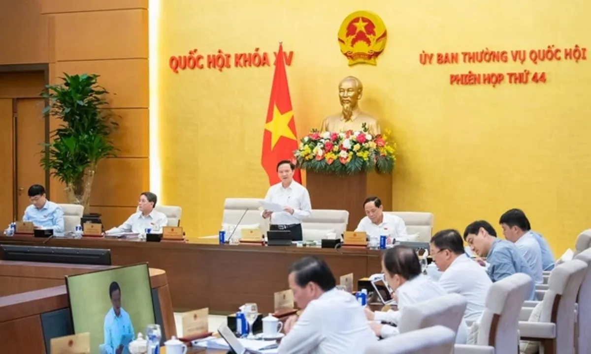 Bỏ thẩm quyền ban hành văn bản quy phạm pháp luật cấp huyện, thay bằng cấp xã