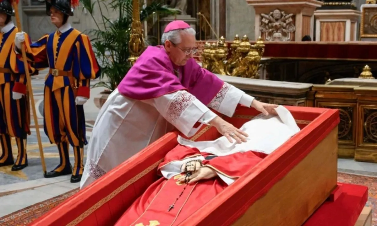 Hơn 250.000 người tiễn biệt Giáo Hoàng Francis