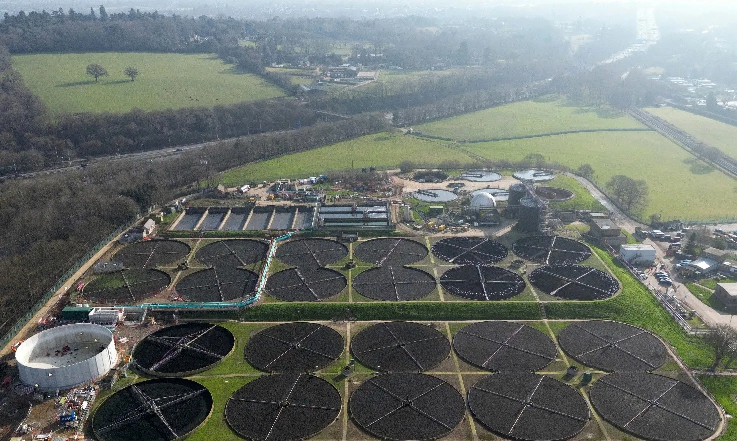 Khủng hoảng nước tại Anh: Giá nước tăng, ô nhiễm môi trường nghiêm trọng