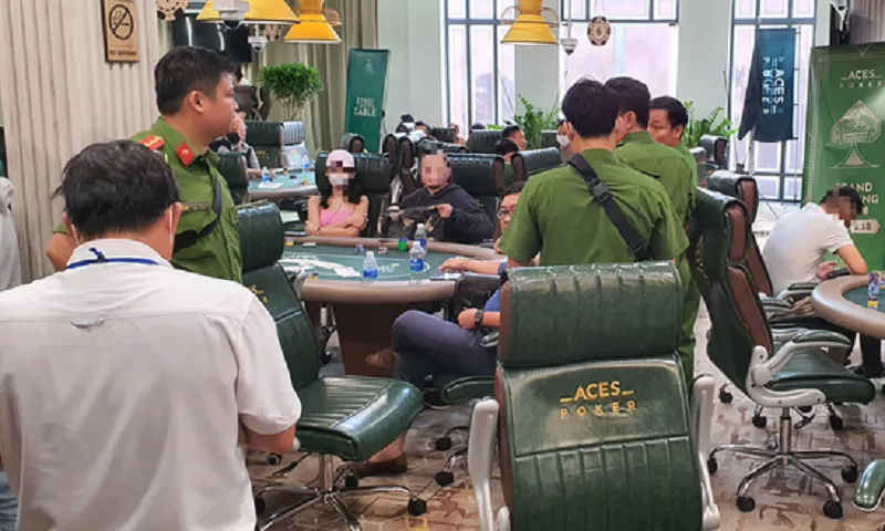 Triệt phá sòng bạc poker trong quán bida ở Cần Thơ, tạm giữ 15 đối tượng