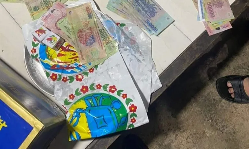 lắc bầu cua tôm cá