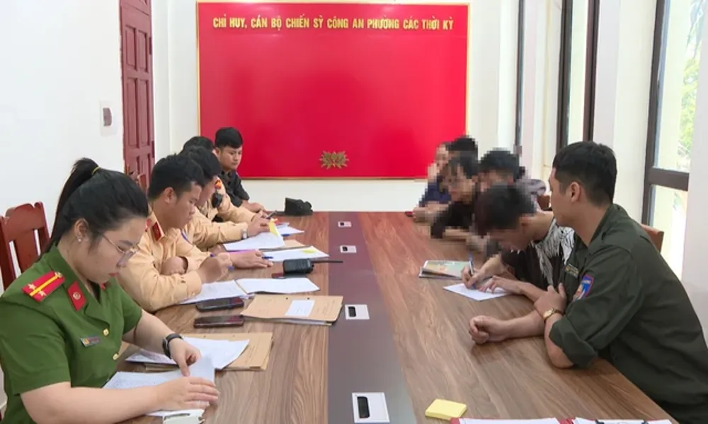 17 thanh niên Sầm Sơn bị phạt nặng vì lạng lách, phóng nhanh vượt ẩu