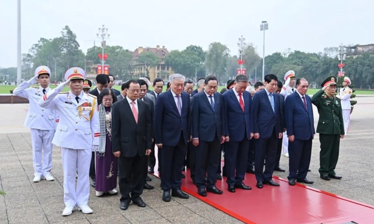 Lãnh đạo Đảng, Nhà nước vào Lăng viếng Chủ tịch Hồ Chí Minh dịp 30/4
