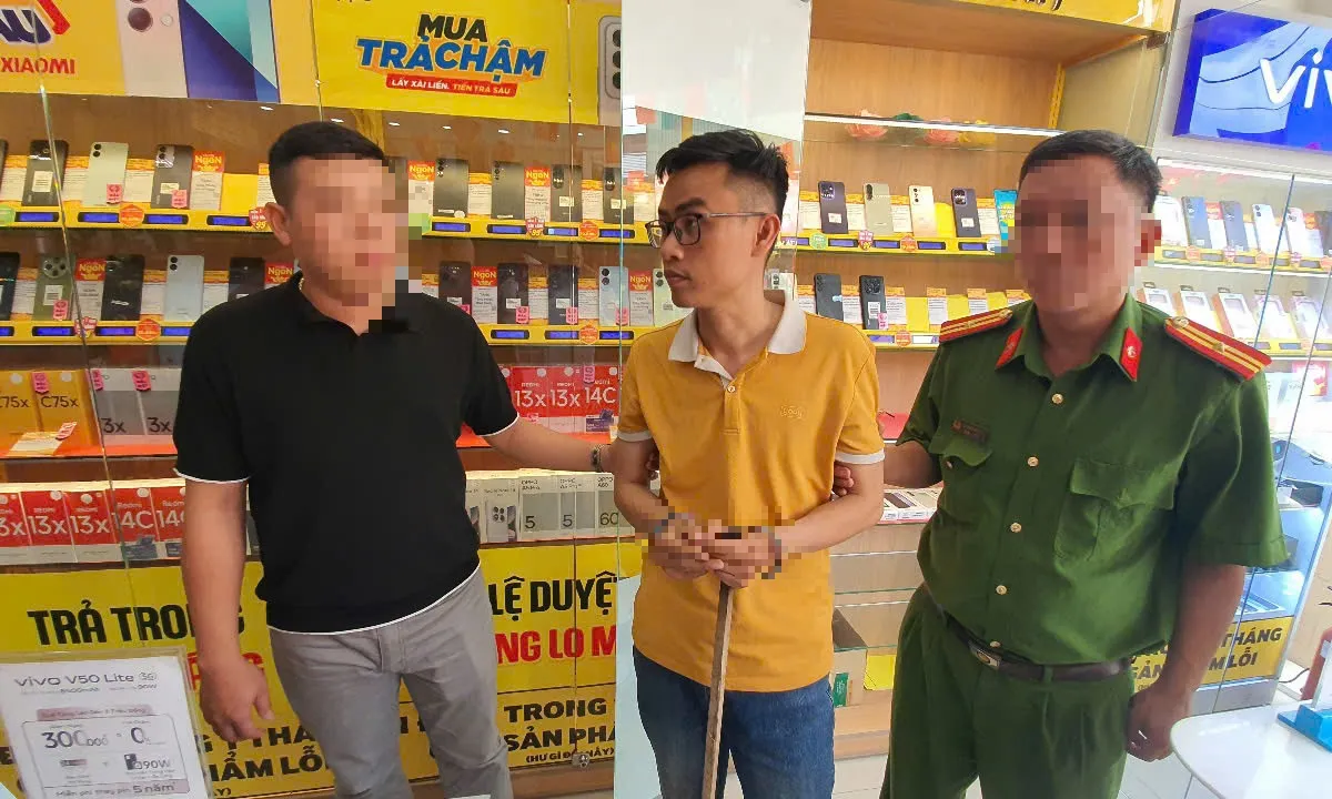 Quản lý cửa hàng đột nhập trộm 18 chiếc điện thoại di động ở Đắk Lắk