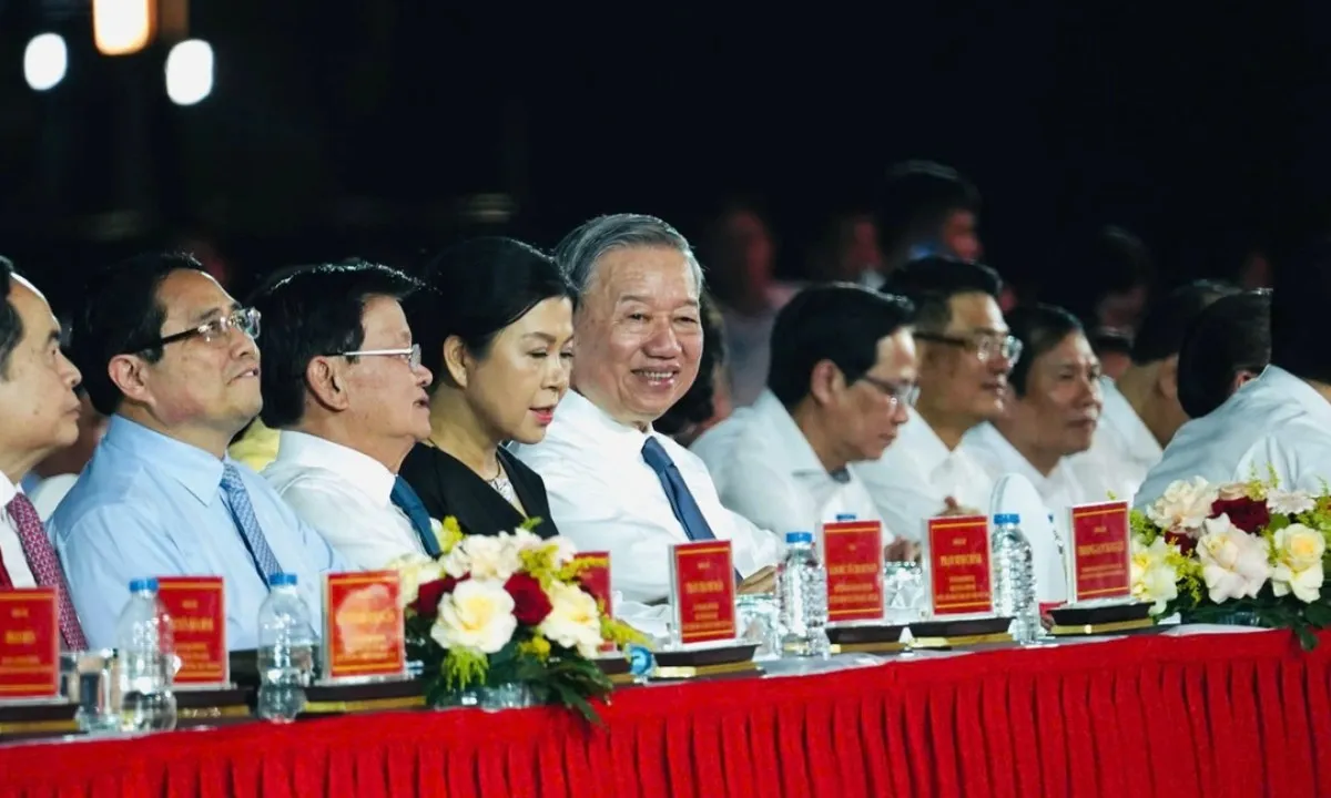 “Mùa xuân thống nhất”: Hào khí 1975 lan tỏa, niềm tin tương lai rạng rỡ