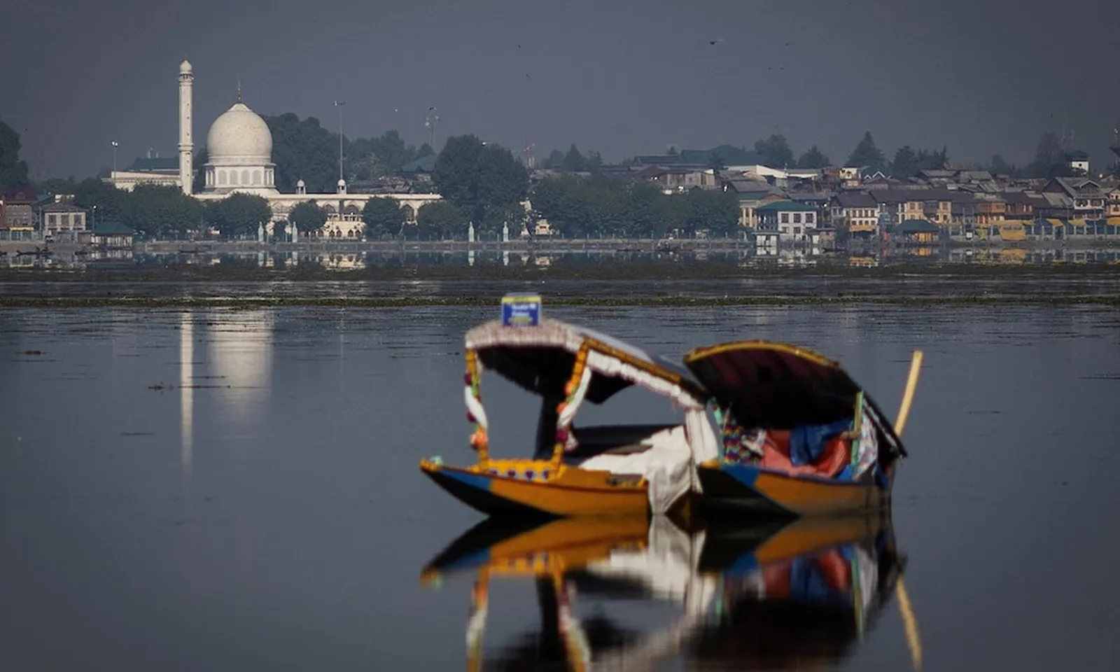 Ấn Độ đóng cửa 48 điểm du lịch ở Kashmir