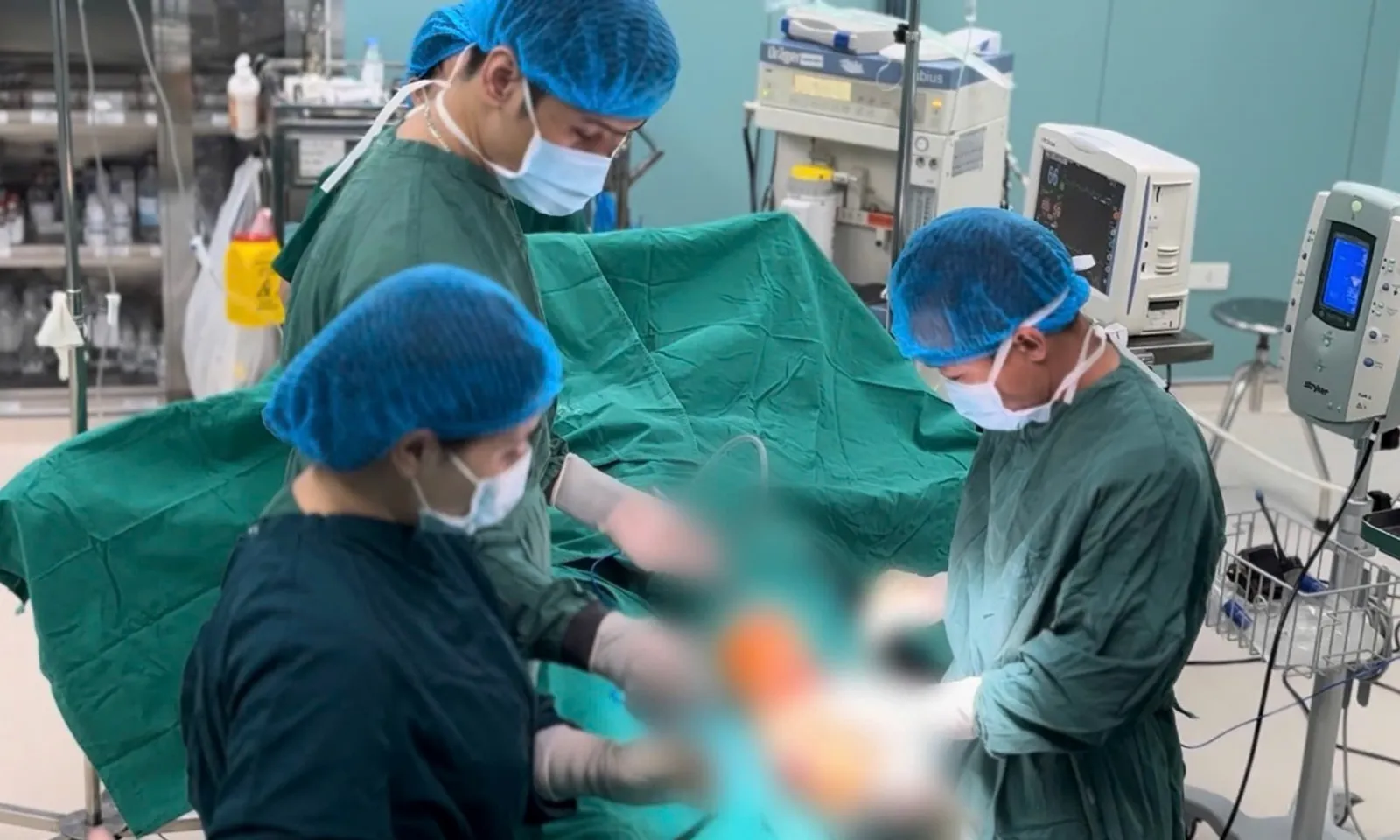 Phẫu thuật ‘thần tốc’ cứu bệnh nhân bị xe tải cán nát chân