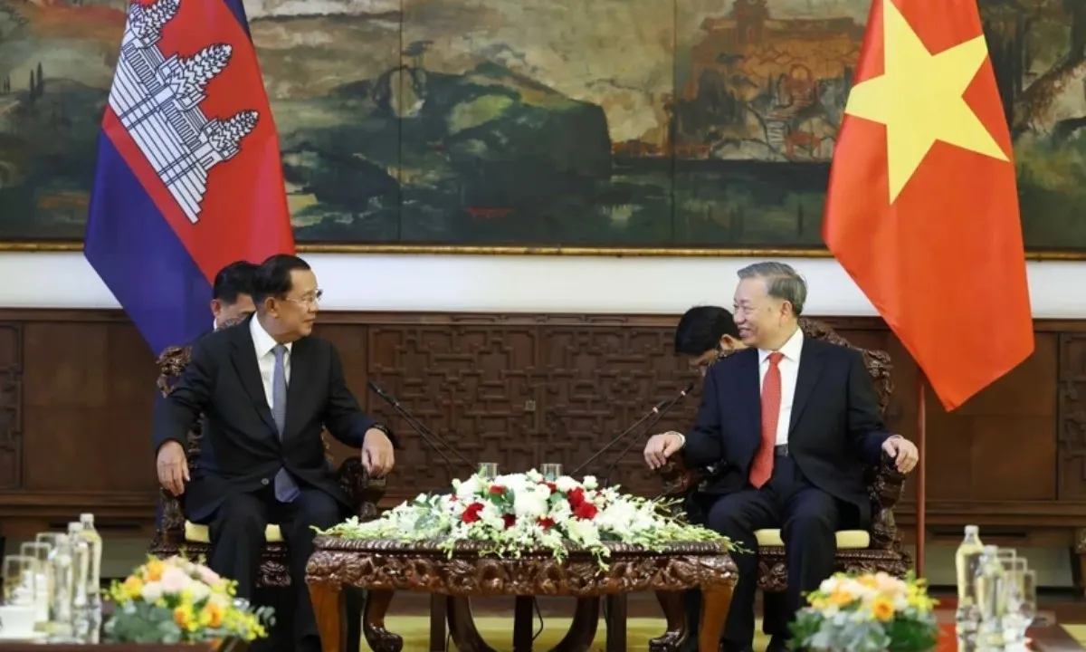 tong-bi-thu-to-lam-hoi-kien-chu-tich-dang-nhan-dan-campuchia-hun-sen-2904-1