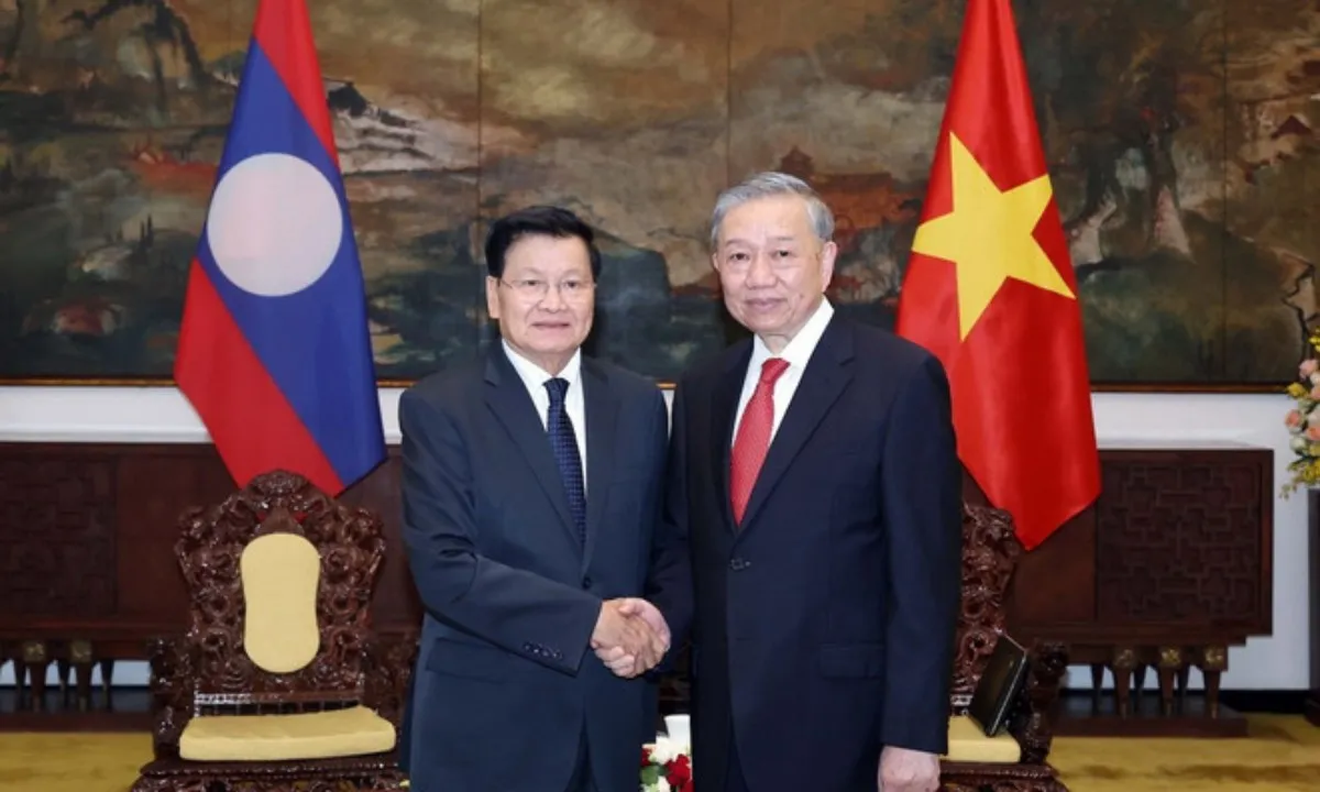 Gìn giữ quan hệ Việt Nam - Lào ngày càng phát triển bền chặt