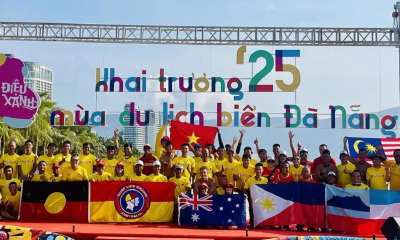Đà Nẵng tưng bừng khai hội “vũ điệu sóng xanh”, khởi động mùa du lịch biển 2025