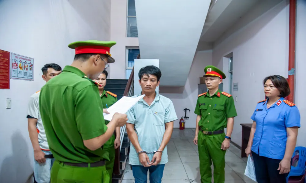 Tài xế đầu kéo bị khởi tố sau vụ tai nạn khiến 2 người tử vong tại chỗ