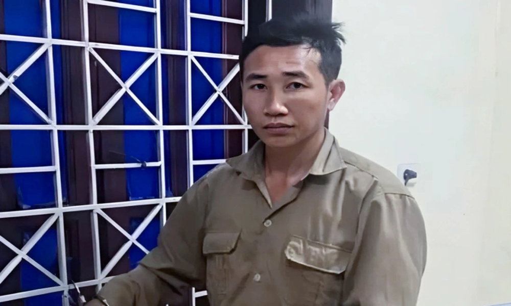 Phụ huynh say rượu đánh thầy cô giáo trong sân trường