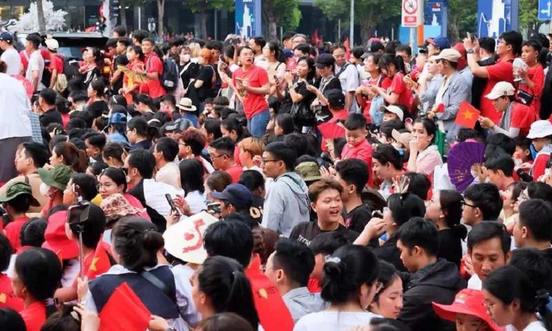 Dự báo thời tiết ngày 30/4: Miền Nam rực nắng, miền Bắc có mưa rào