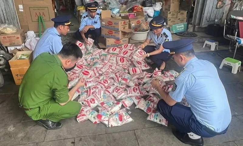 Nghệ An: Ngăn chặn hơn 500kg bột ngọt giả ở chợ