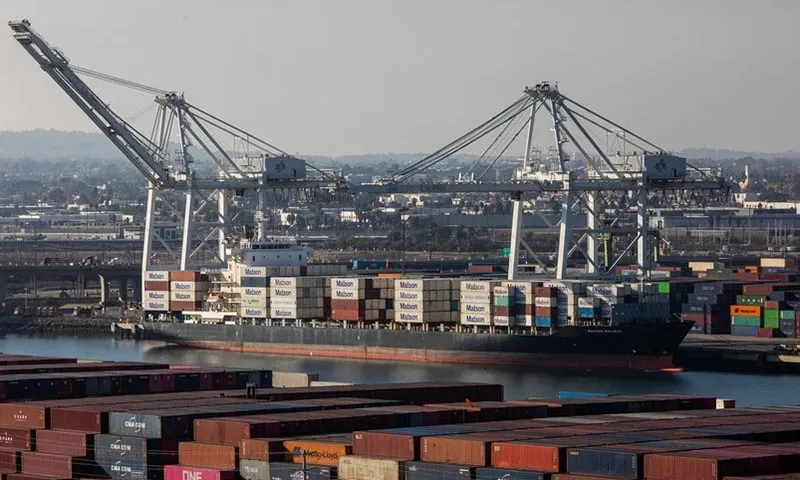 Hàng hóa tại cảng Long Beach CA, Mỹ  Ảnh minh họa AFP