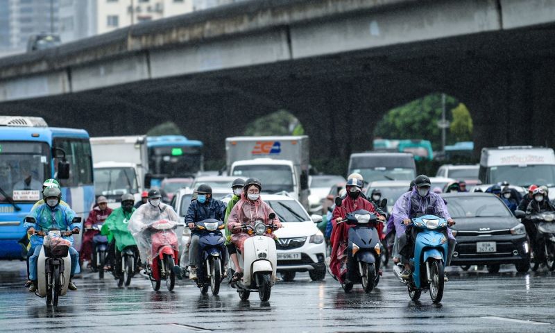 Ngày 1/5: Bắc Bộ mưa dông, Nam Bộ nắng nóng