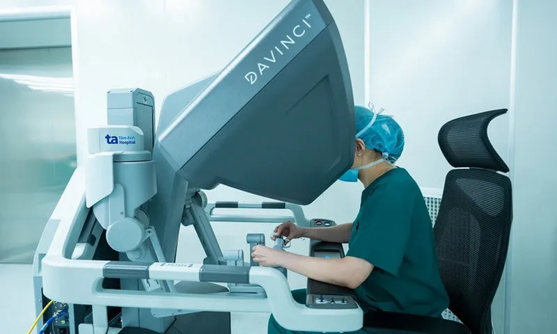 Robot phẫu thuật hiện đại nhất Đông Nam Á chính thức hoạt động tại TPHCM
