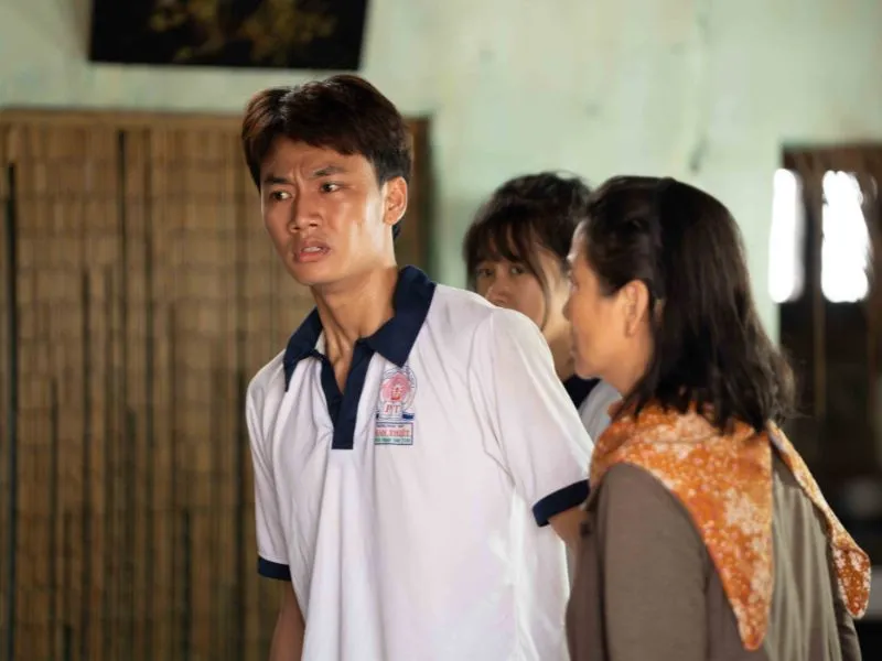 phim-lat-mat8