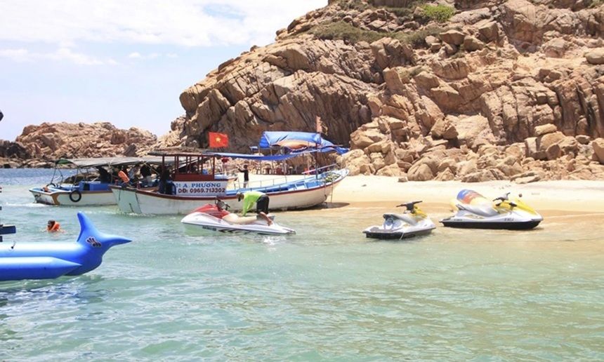 Quy Nhơn: Dừng hoạt động mô tô nước không đủ điều kiện sau tai nạn khiến 1 bé gái thiệt mạng