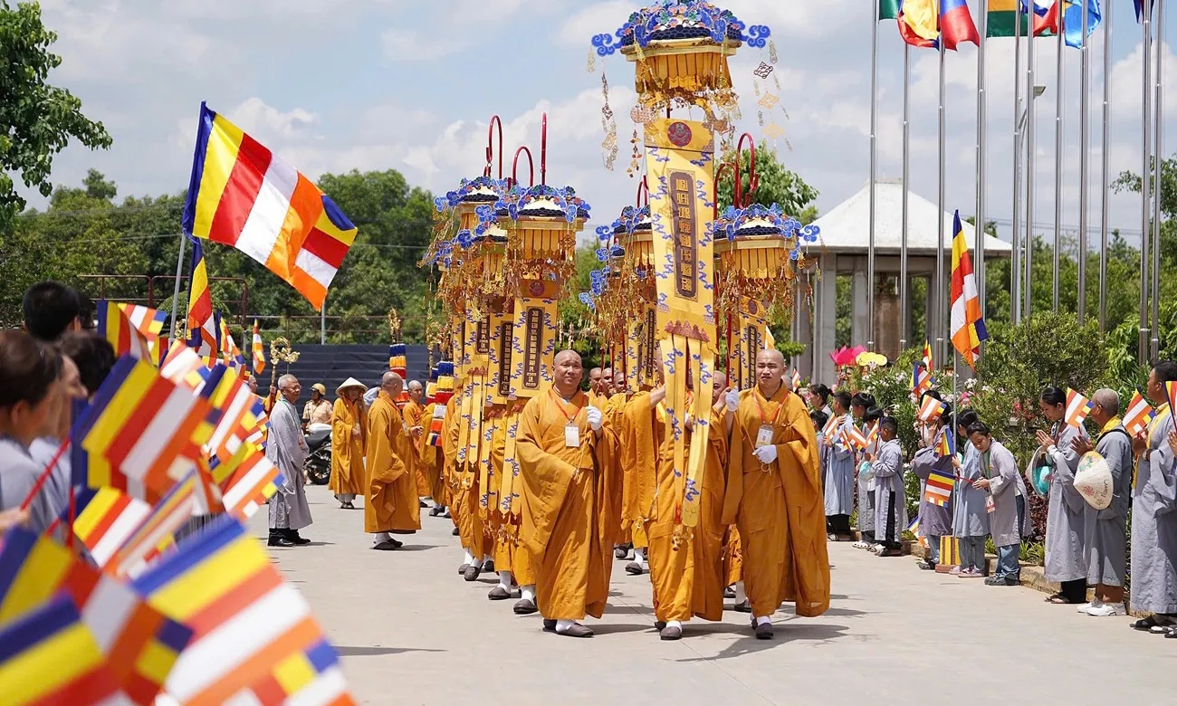 Đại lễ Vesak 2025 có gần 13.000 tình nguyện viên tham gia phục vụ