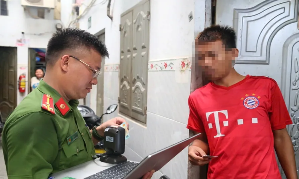 Công an Bình Dương phát hiện vũ khí thô sơ và ma túy trong các khu trọ