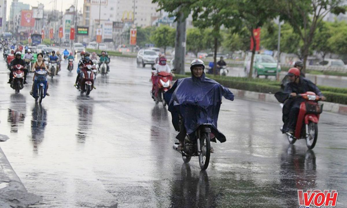 TPHCM có mưa dông tăng, nguy cơ ngập cao sau đợt nắng nóng kéo dài