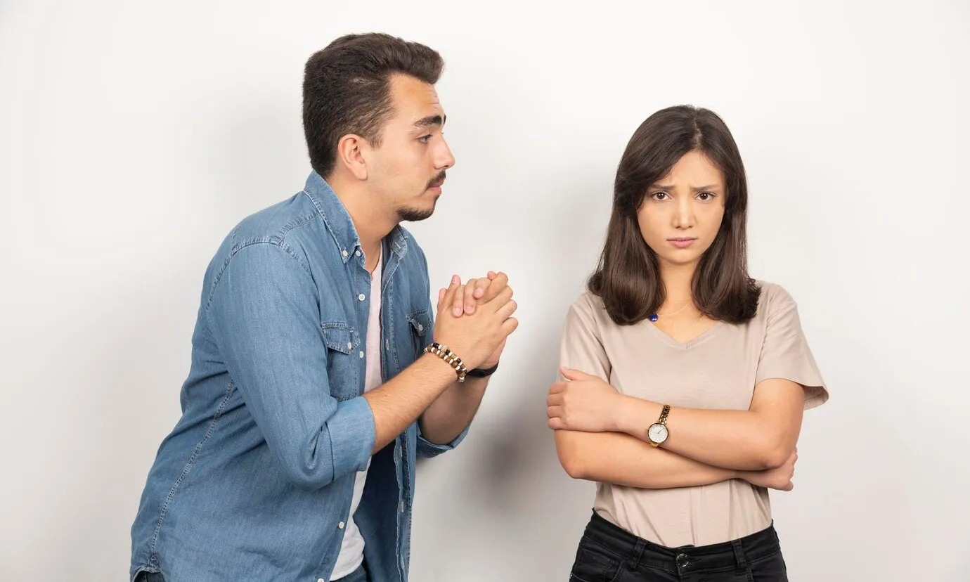 Nữ kế toán phát hiện bí mật động trời của mẹ chồng 
