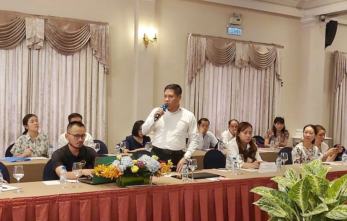 dai-dien-doanh-nghiep-trao-doi_20250505113453jpg_voh
