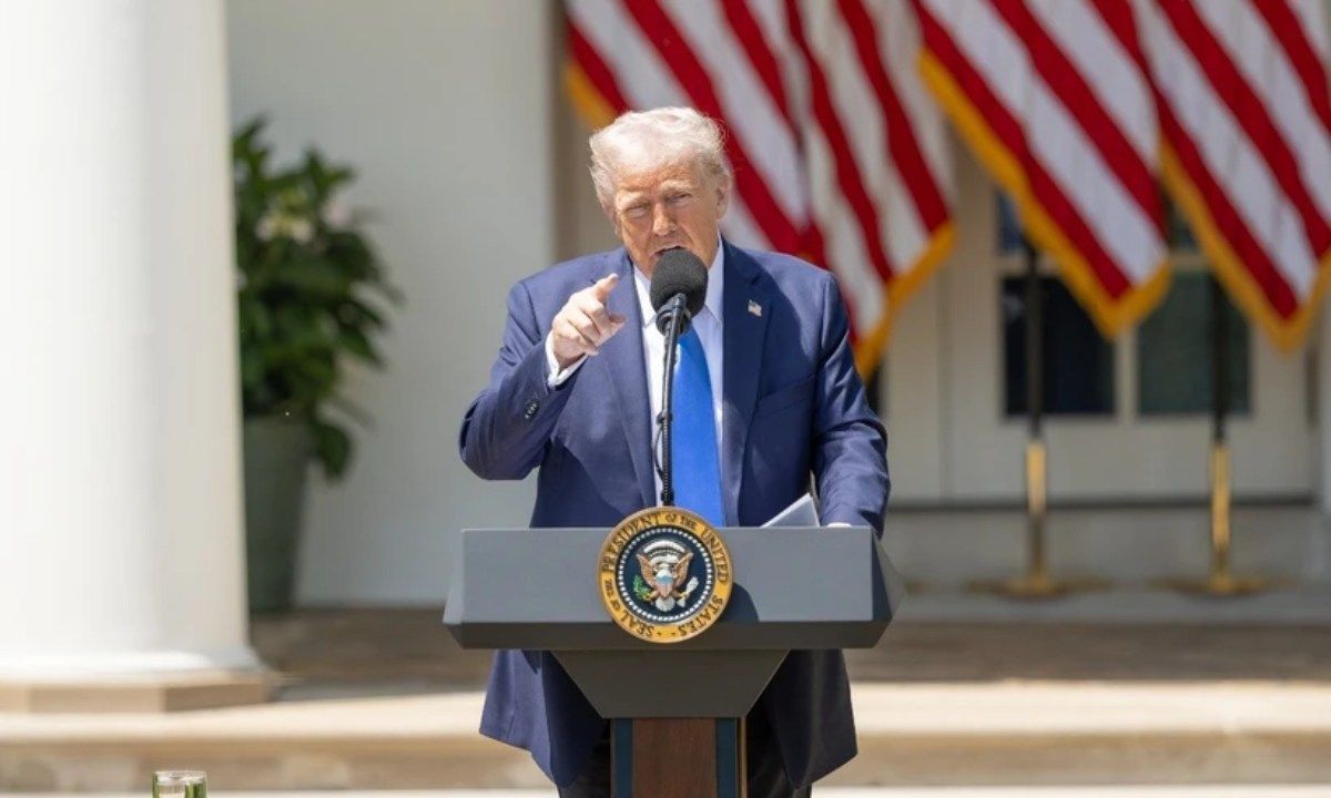 Ông Trump “100 ngày” tại nhiệm: Tham vọng toàn cầu, đối đầu nội bộ